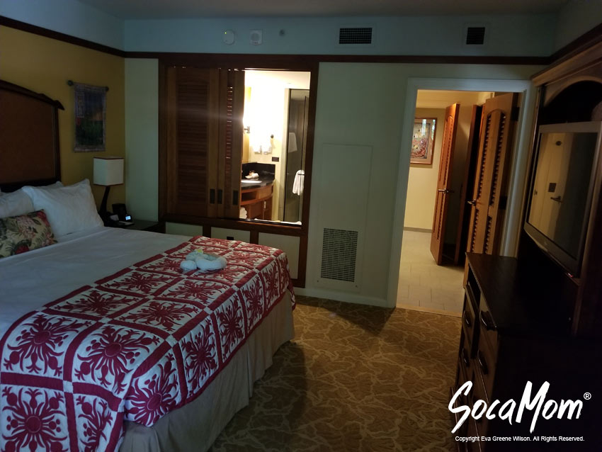 Disney Aulani Resort and Spa Two Bedroom Villa - Master Bedroom Suite