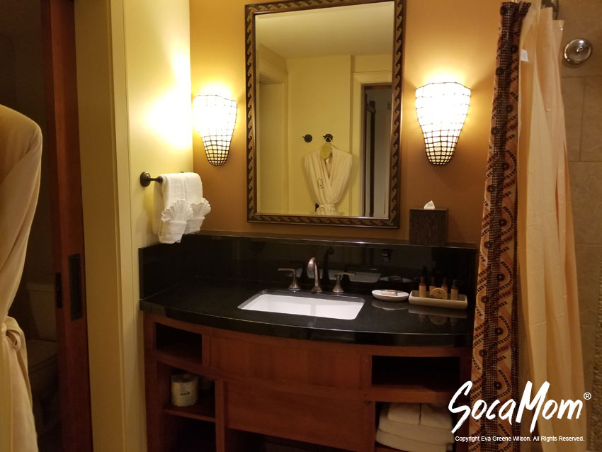Disney Aulani Resort and Spa Two Bedroom Villa - Second Bedroom Suite with full bathroom